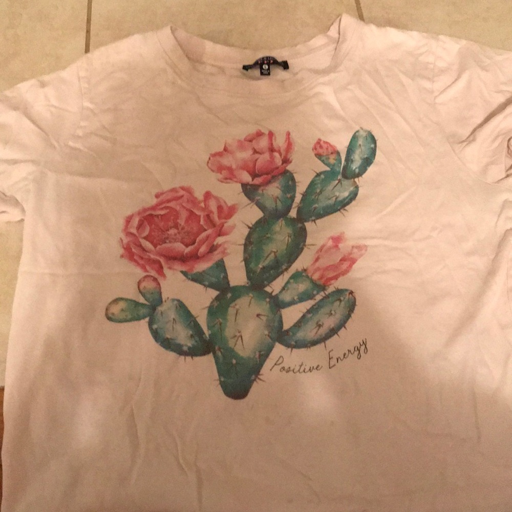 Cute cactus pink shirt!